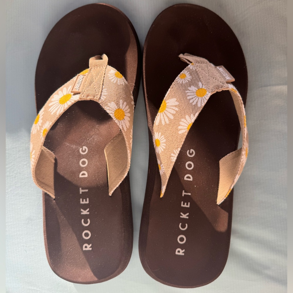Rocket Dog Flip Flops size 9